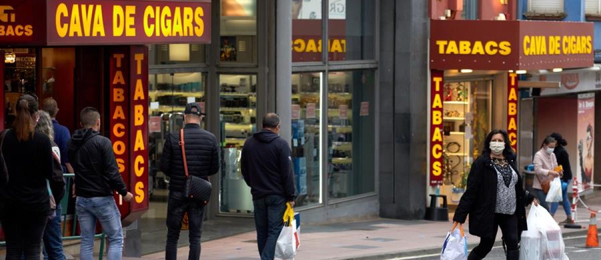 Estancos situados en la frontera con Francia.